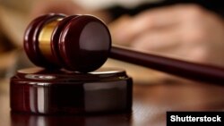 На судебном процессе сегодня не было ни пострадавших, ни их представителей. Прокуроры возражали против рассмотрения дела, адвокаты и подсудимые считали, что судебное заседание можно продолжать