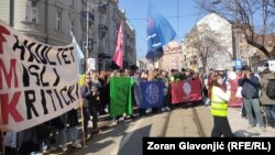 Protest ispred Fakulteta za medije i komunikacije u Beogradu, 3. marta 2025.