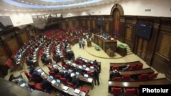 Armenia - The pro-government majority in the National Assembly backs a controversial Russian-Armenian gas agreement, Yerevan, 23Dec2013. 