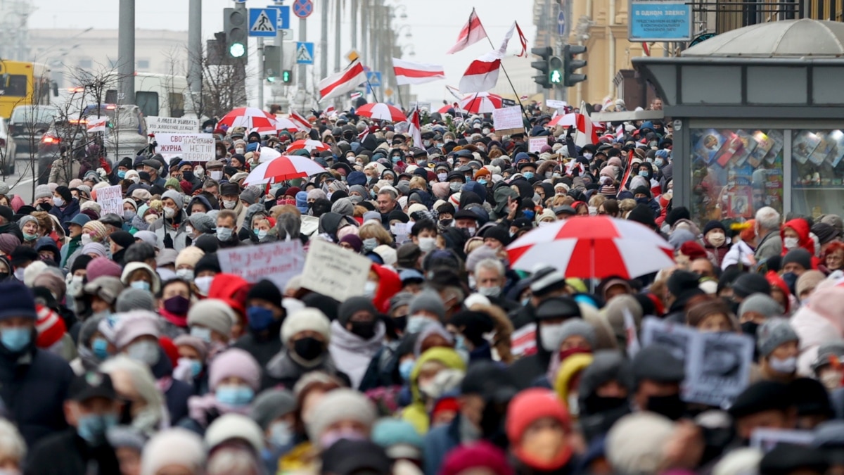 Отдай мой флаг!» Нина Багинская – о пенсионерах и протестах в Беларуси