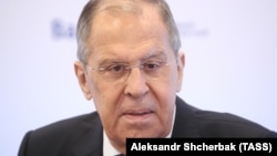 Як відреагували в Україні та світі на поїздку Сергія Лаврова до Криму і зроблені ним заяви