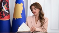 Ushtruesja e detyrës së presidentit të Kosovës, Albulena Haxhiu. 