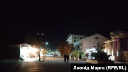 Феодосийская набережная во время энергодефицита, вызванного ударами Сил обороны Украины, сентябрь 2026 года