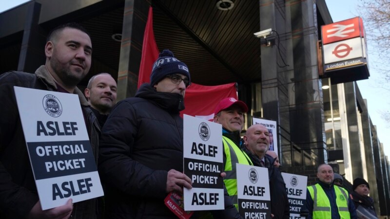 Половина милион штрајкувачи во Велика Британија бараат повисоки плати поради инфлацијата