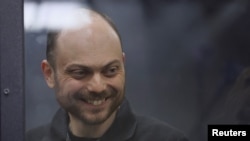 Vladimir Kara-Murza attends a court hearing in Moscow in July.