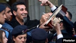 Սերժ Թանկյանը Երևանում, արխիվ