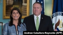 Državni sekretar SAD Mike Pompeo i ambasadorica Nikki Haley u State Departmentu 19. juna 2018.