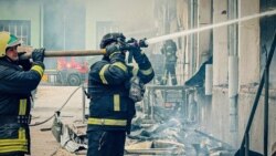 Гасіння пожежі, що виникла у Тернополі внаслідок дронової атаки Росії. 1 травня 2026 року 