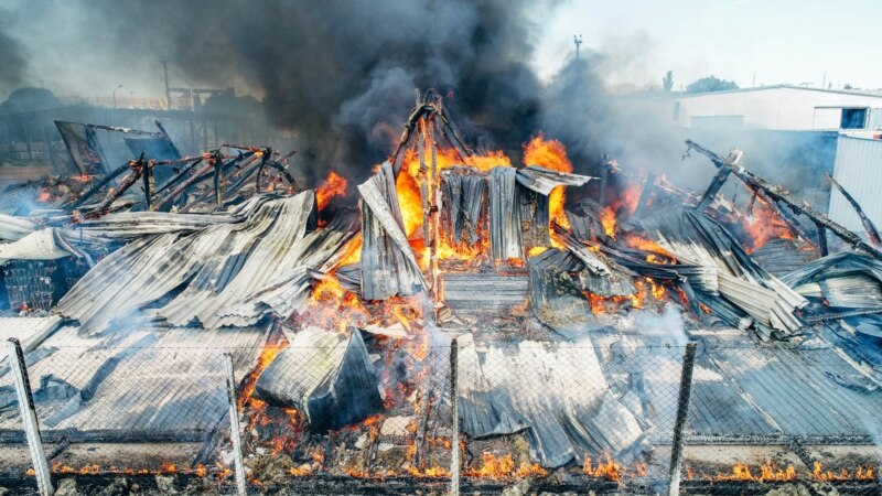 В Севастополе спасатели почти 20 часов тушили пожар в районе Камышового шоссе – МЧС (+фото)