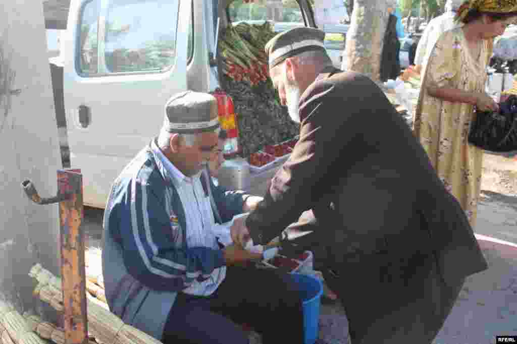 Дар орзуи арзонӣ #9