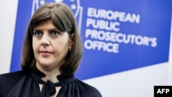 Laura Codruța Kövesi spune într-un interviu acordat Europei Libere că investigațiile privind fraudele cu fonduri europene depind și de bugetul pe care instituția pe care o conduce îl va avea. Pentru români are un mesaj simplu: „corupția poate fi învinsă”.