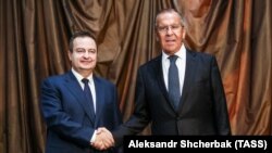 шефот на српската дипломатија Ивица Дачиќ и  шефот на руската дипломатија Сергеј Лавров