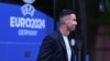 Cristiano Ronaldo sosește la baza naționalei portugheze de la Harsewinkel, la 13 iunie. Pentru antrenamentul cu porțile deschise al portughezilor s-au vândut bilete cu până la 800 de euro. 