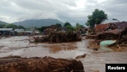Изсчезнати се над 70 лица и уништени стотици домови - Ист Флорес, Индонезија, 4 април 2021