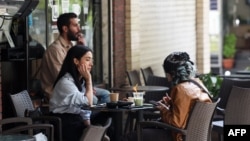 کافه‌ای در تهران، اول اردیبهشت ۱۴۰۵ 