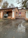 Вид на вхід до науково-дослідного інституту в Іркутську у Росії, де померла лаборантка з підозрою на легеневу чуму. 6 жовтня 2026 року