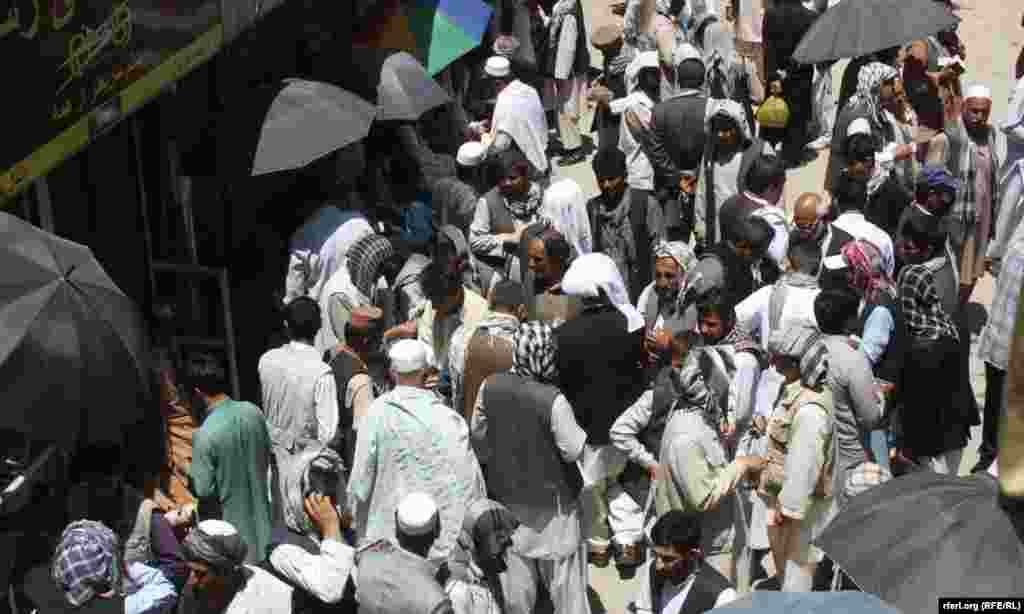 Afghanistan - Sara-e-Shahzada the currency exchange market in Kabul, 23 May 2015