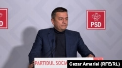Sorin Grindeanu oferind explicații în timpul conferinței de presă de la finalul numărării voturilor la alegerile locale parțiale din 7 decembrie 2025.