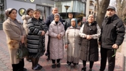 Сокинон ҳангоми суҳбат бо хабарнигори Радиои Озодӣ