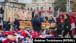 Торговля на Ошском базаре