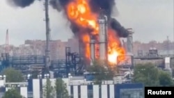 Украінскія дроны атакавалі найбуйнейшы нафтаперапрацоўчы завод Маскоўскай вобласьці. Масква, 16 чэрвеня 2026 года. Скрыншот зь відэа з сацыяльных сетак
