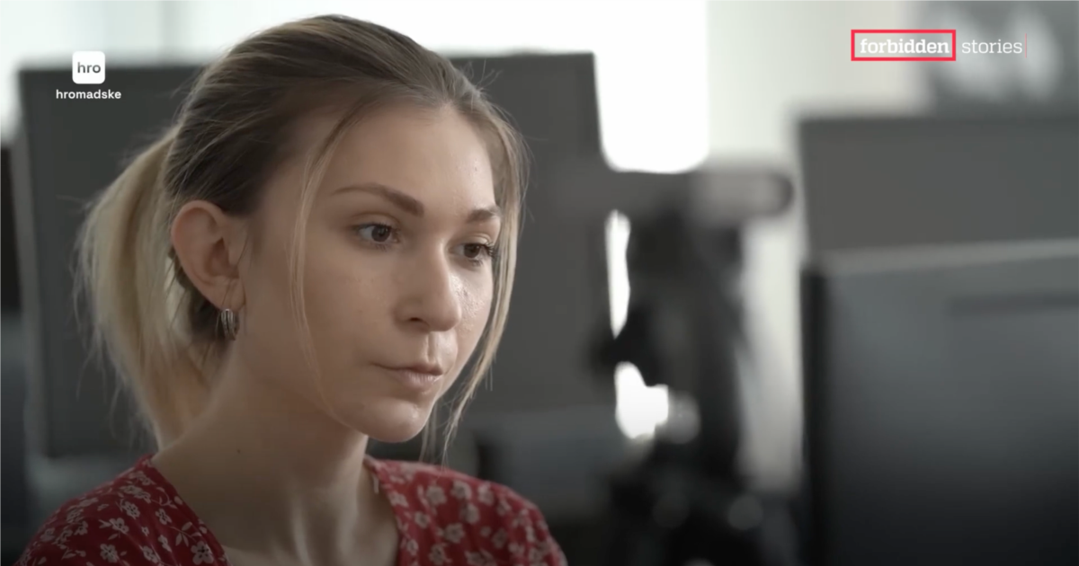 კიევში დაკრძალეს ჟურნალისტი ვიქტორია როშჩინა, რომელიც რუსების ტყვეობაში სიკვდილის წინ აწამეს