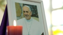 Catolicii din Moldova îl deplâng pe Papa Francisc