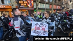 "Na putu za bolju budućnost", jedna je od poruka motociklista koji su podržali studente u blokadi, Beograd 25. januar 2025.