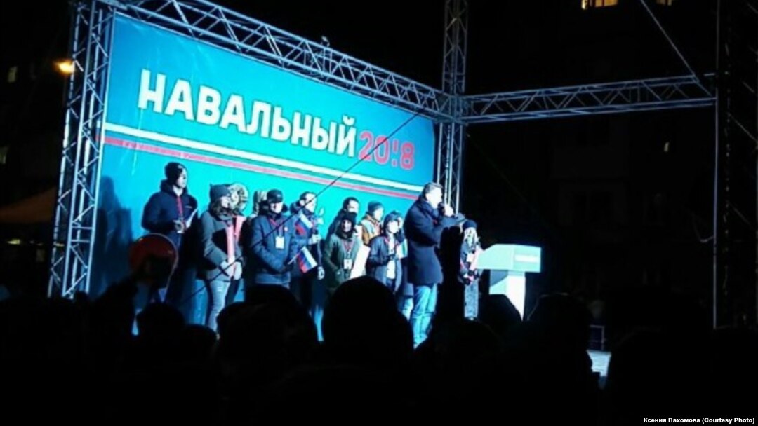 Встреча Навального с избирателями, архивное фото 