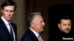 Jared Kushner, Steve Witkoff dhe presidenti ukrainas Volodymyr Zelenskyy në Kiev, më 6 shtator.