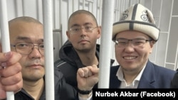 Эрмек Эрматов, Кадырбек Атамбаев жана Темирлан Султанбеков. 15-январь, 2026-жыл. Биринчи май райондук соту. 