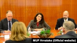 Ambasador Juleta Valls Noyes u razgovoru sa ministrom Davorom Božinovićem