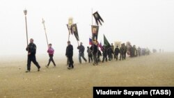 "ჩვენ რუსები ვართ! ღმერთი ჩვენთაანა"- მსვლელობა ჯვრით პრიმორსკის ოლქში. 2003 წ.