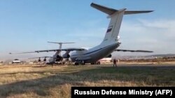 Ռուսաստանցի խաղաղապահների օդանավը վայրէջք է կատարել Էրեբունի օդակայանում, Երևան, 10 նոյեմբերի, 2020թ.
