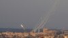تصویری آرشیوی از شلیک راکت از نوار غزه به سوی اسرائیل