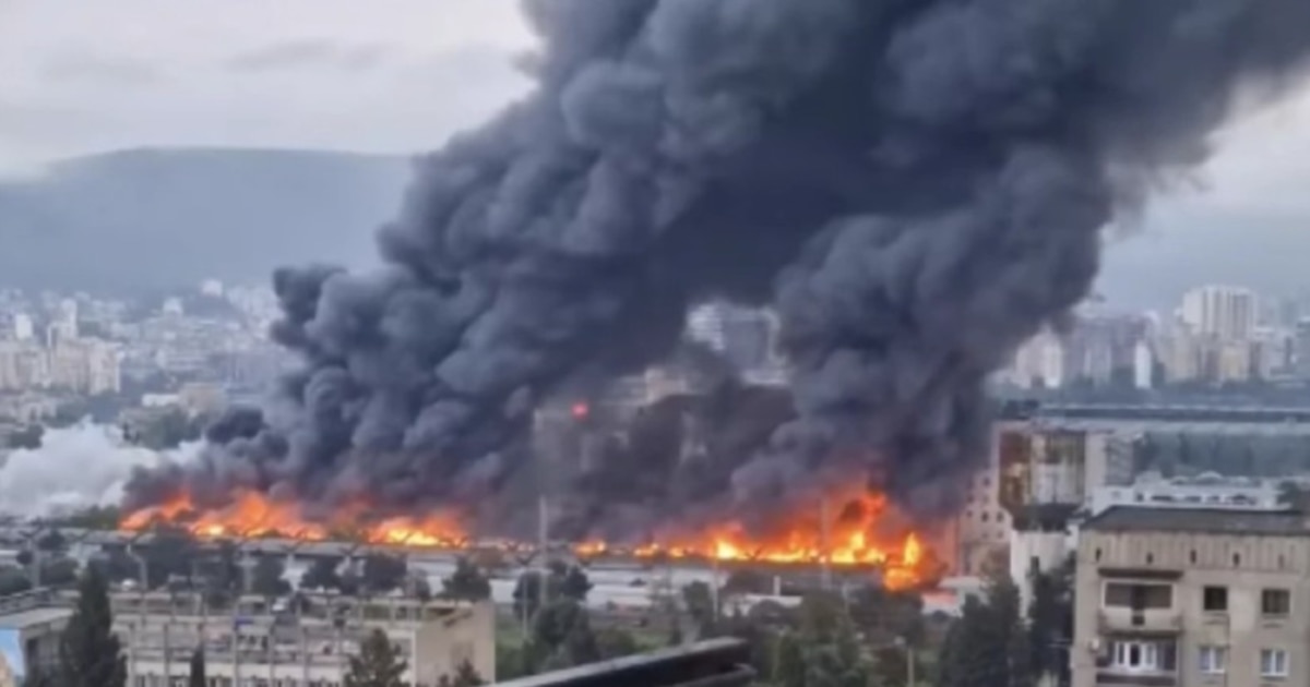 „ბორჯომის ვაგზლის“ ტერიტორიაზე ძლიერი ხანძარია