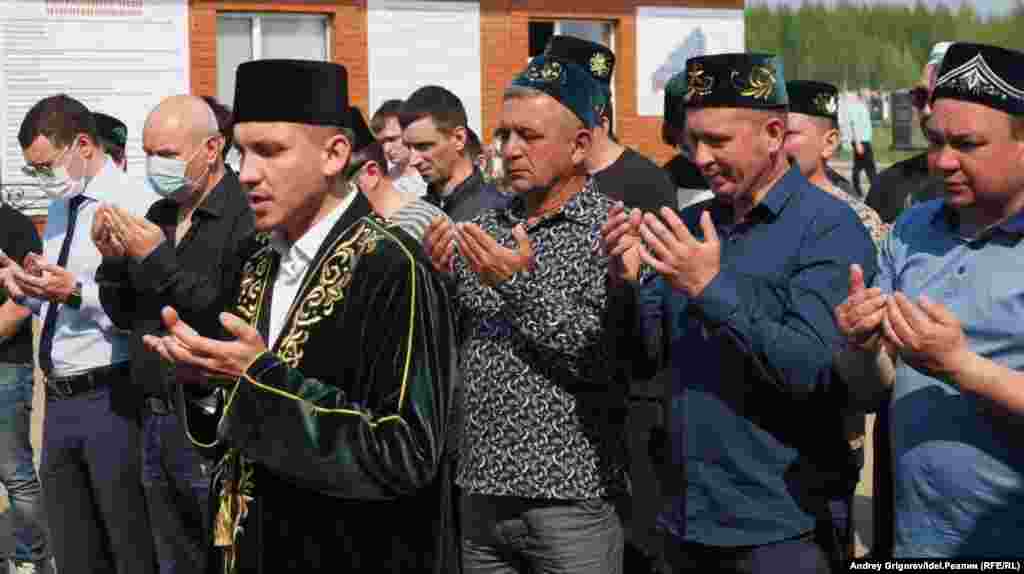 Татарстанның балалар құқығы жөніндегі уәкілі Ирина Волынец ТАСС агенттігіне &quot;19 жастағы жігіт не үшін шабуыл жасағаны әлі белгісіз&quot; деген.