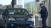 Një veturë nga Serbia, e pajisur me targa të përkohshme. Merdare, 20 shtator 2021. 