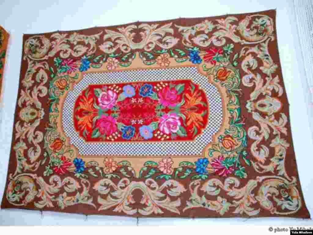 Moldova -- Badiceni - covor moldovenesc, Feb2009