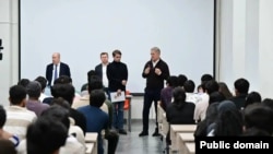 Глава Башкортостана Радий Хабиров на встрече с индийскими студентами, 9 февраля 2026 года