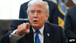 «Я думаю, що ми дуже добре справляємося в питанні України і Росії… Думаю, що у нас, можливо, будуть якісь хороші новини», – сказав президент США