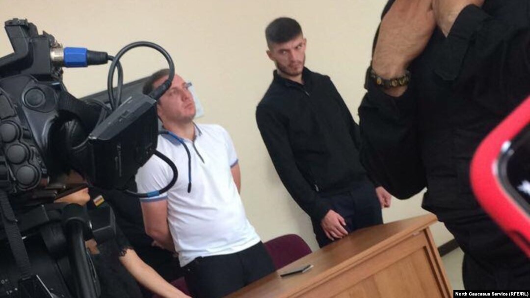 Арсен Сланов и Зелим Албегов в зале суда в день оглашения приговора 4 сентября