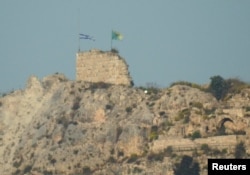 Izraelska zastava i zastava pješačke brigade Golani podignute su na dvorcu Beaufort u južnom Libanonu 31. maja.