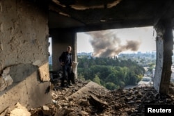 Пошкодження в квартирі, яка постраждала під час удару російського безпілотника на тлі нападу Росії на Україну, у Києві, Україна, 7 вересня 2025 року