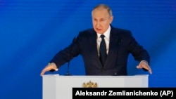 Президент Путін виступив перед обома палатами російського парламенту в московському виставковому залі «Манеж». Москва, 21 квітня 2021 року