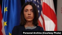 ლევან ხაბეიშვილის დაკავების შემდეგ, ანა წითლიძე აორმაგებს თანხას, რომელსაც ხაბეიშვილი სამართალდამცავებს ჰპირდებოდა. 