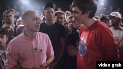 Oxxxymiron (left) vs. Gnoyny