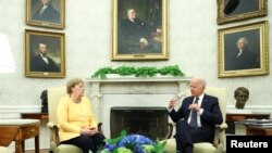 Президент США Джо Байден проводить двосторонню зустріч з канцлером Німеччини Ангелою Меркель в Овальному кабінеті Білого дому у Вашингтоні, США, 15 липня 2021 року