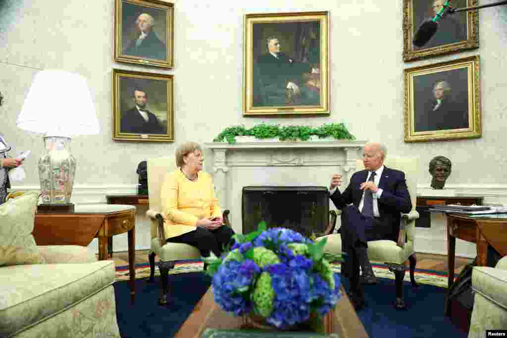 САД / ГЕРМАНИЈА - Претседателот на САД Џо Бајден и германската канцеларка Ангела Меркел во Вашингтон разговараа за односите меѓу двете земји, пред се за разликите околу гасоводот Северен тек 2 и ставовите кон Кина.