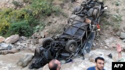 سقوط یک اتوبوس در دره در شمال ایران